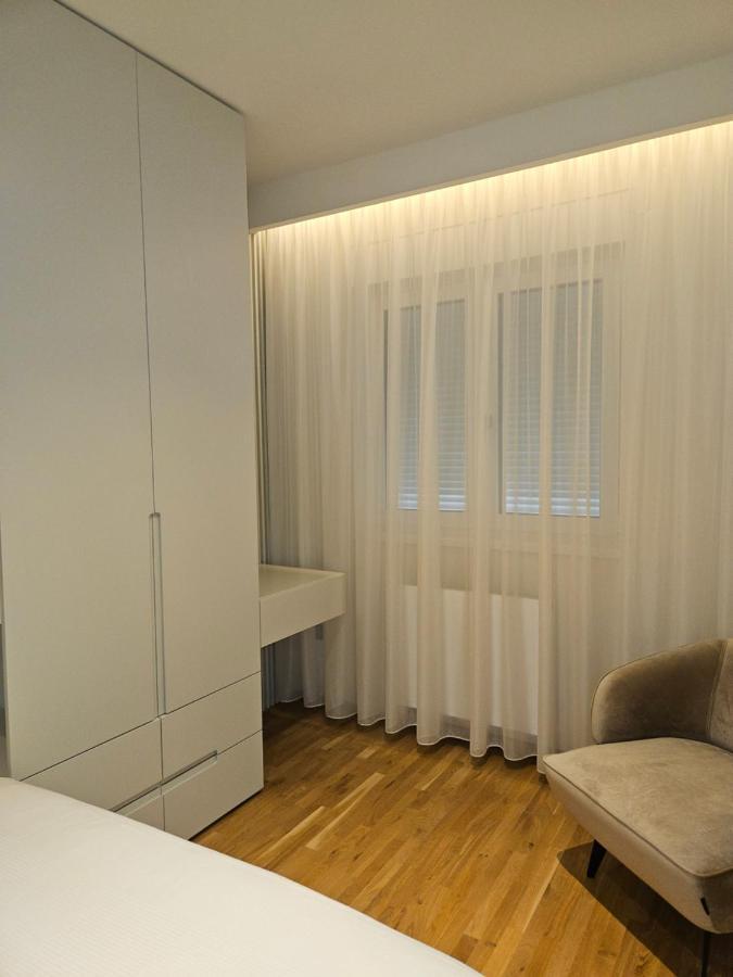 Adav Luxus Apartment Visoko Bagian luar foto