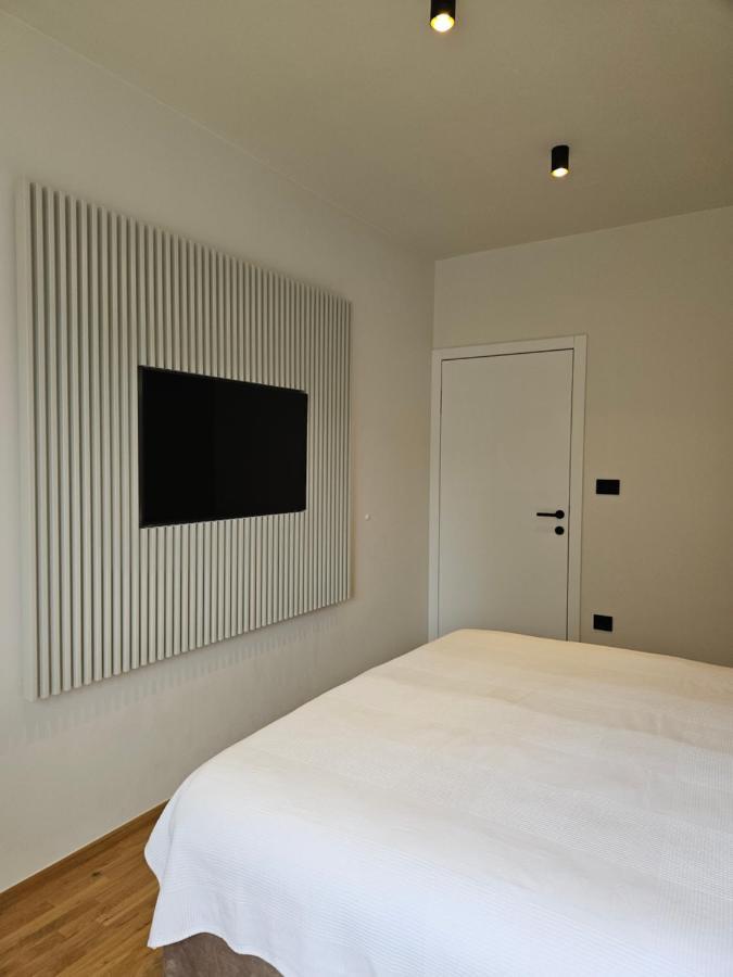 Adav Luxus Apartment Visoko Bagian luar foto