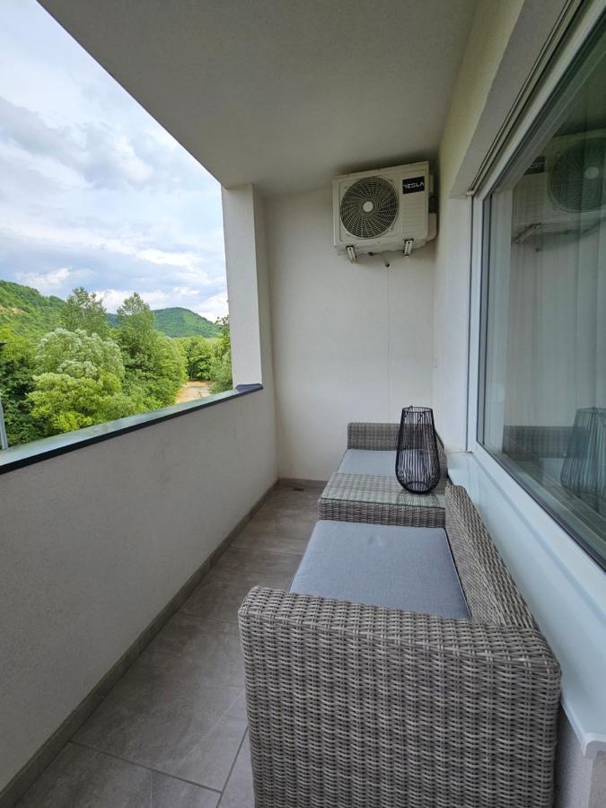 Adav Luxus Apartment Visoko Bagian luar foto