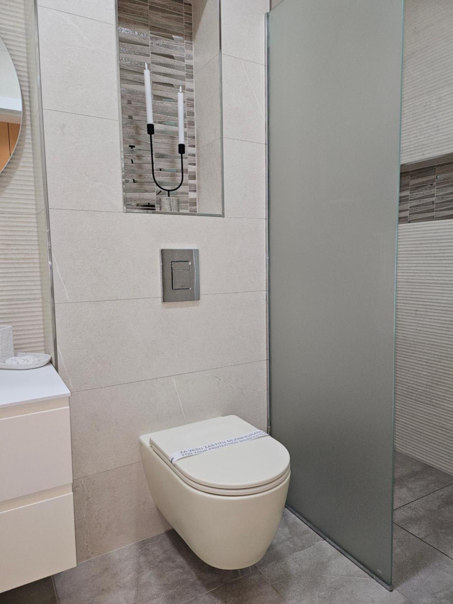 Adav Luxus Apartment Visoko Bagian luar foto